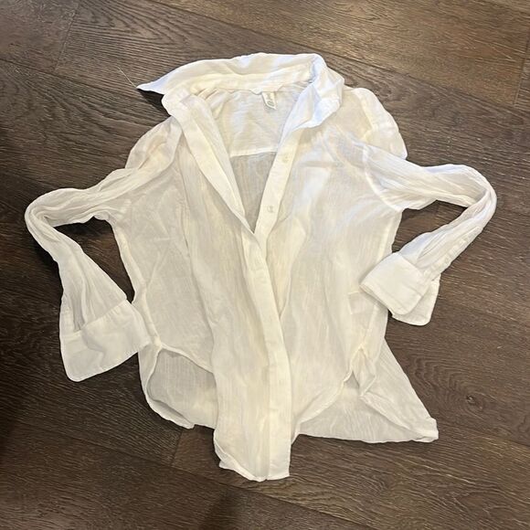 H & M white beach button down shirt sz M or sz XS available - Picture 1 of 2